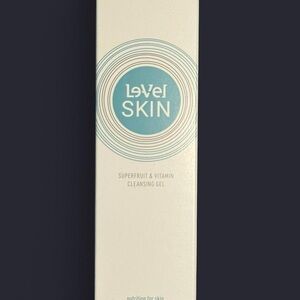 Level Skin Superfruit & Vitamin Cleansing Gel - Blue/White